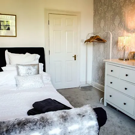 Harrington House, Victorian With Parking Holiday home *